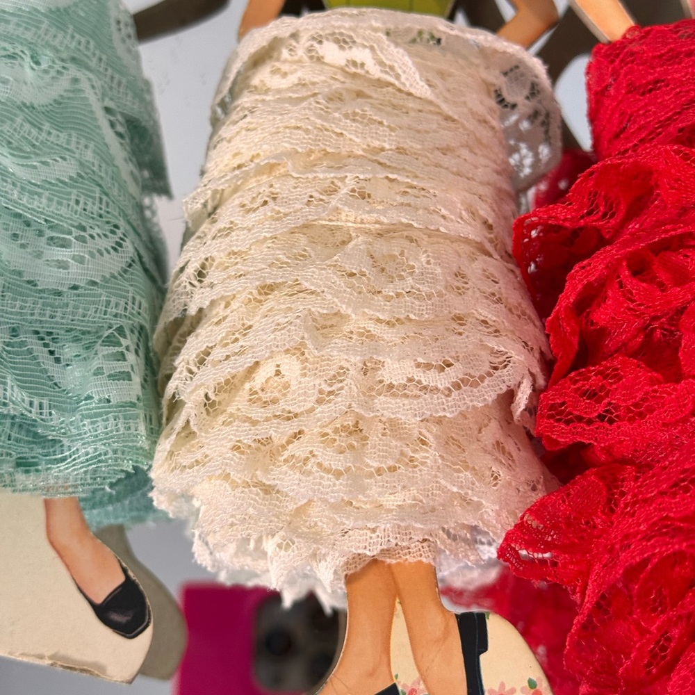 Vintage Ribbon Spun on Vintage Cardboard Dolls - Picture 5 of 6
